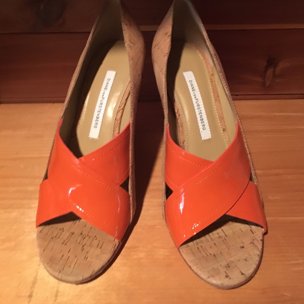 DIANE von FURTSENBURG WEDGE